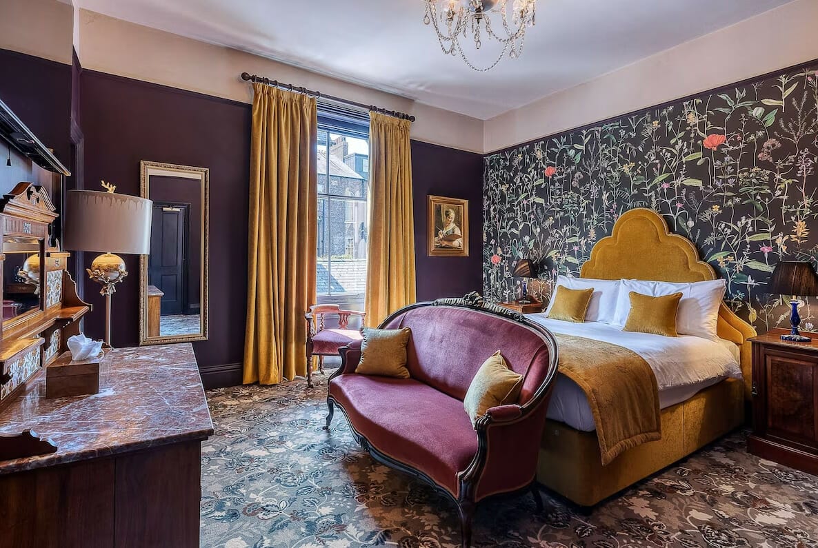 suite at the Clementine's town hosue hotel