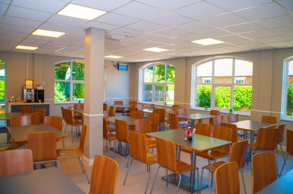 Stableside at York Racecourse dining area